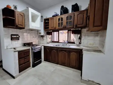 Virasoro 2258 , Piso 0