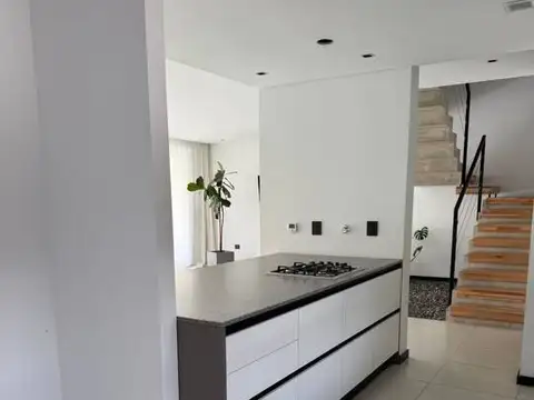 Casa en Alquiler de 3 dormitorios
