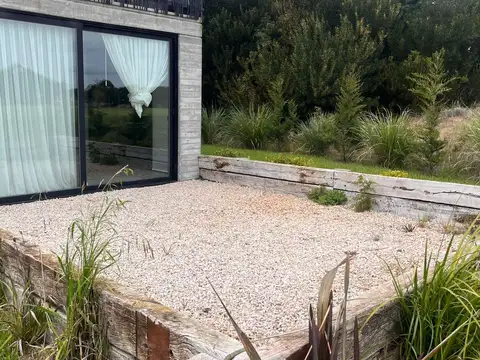 Casa 6 ambientes con 4 baños