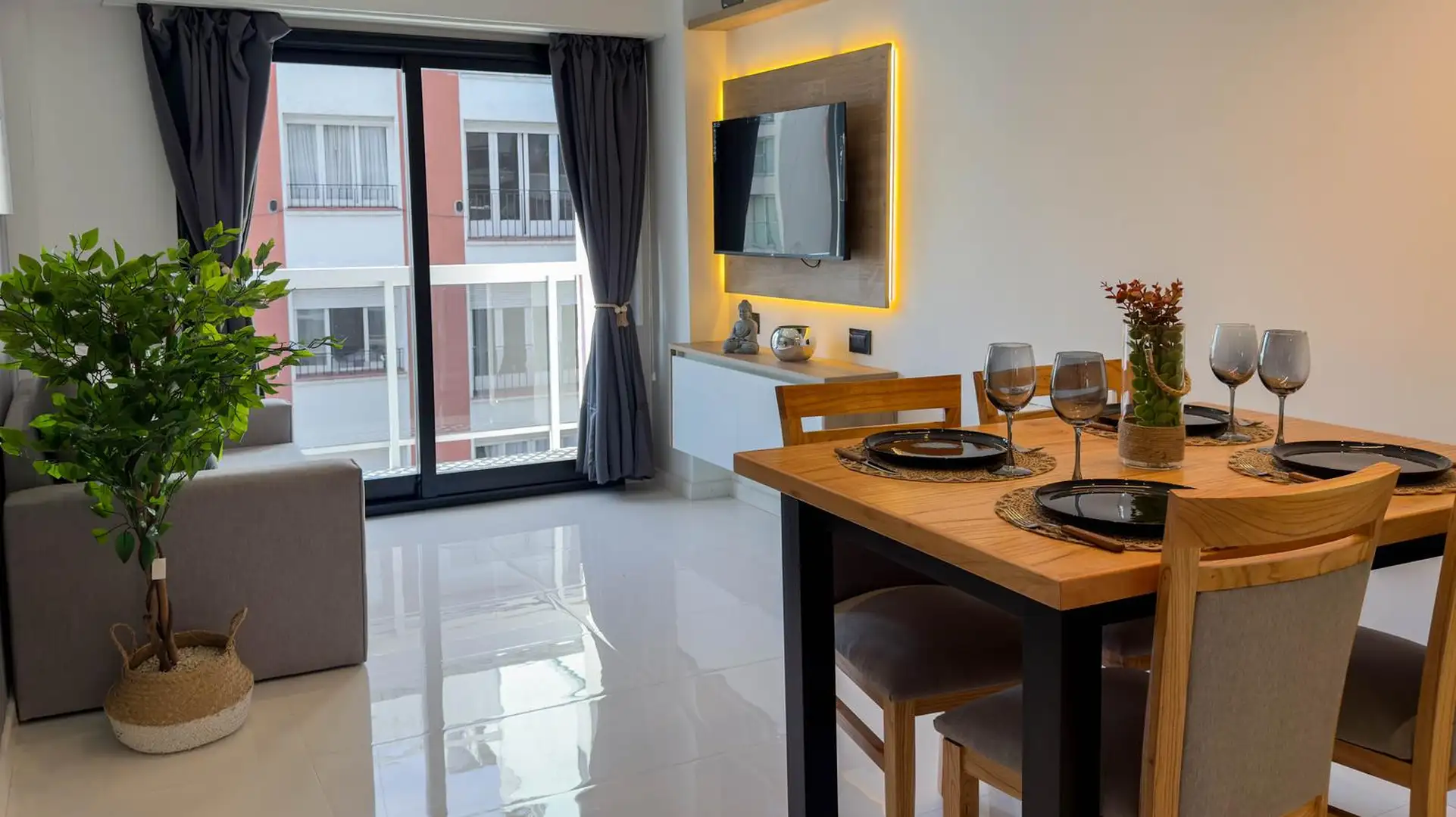 VENTA - Departamento 3 ambientes reciclado y amoblado con balcon Plaza Mitre