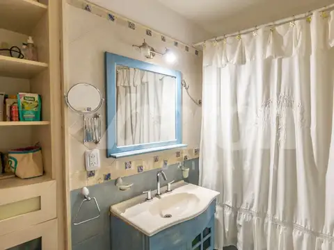 Casa en Alquiler con 2 cocheras