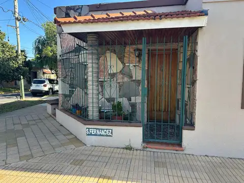 Casa 3 ambientes con 1 baño