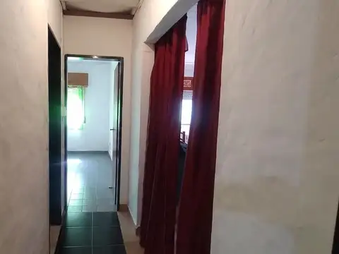 Casa 4 ambientes con 1 baño