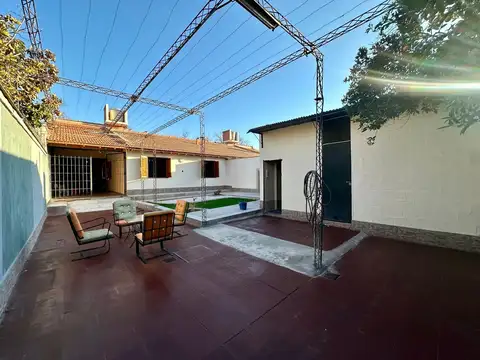 Casa 6 ambientes con 3 baños