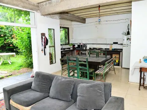 Casa 5 ambientes con 3 baños