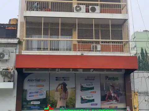 Nazca al 1800 Villa Santa Rita, Villa del Parque. Piso 6. Al frente 3/4 ambientes. 2/3 dormitorios. 2 baños. 77 m2 totales. Balcón corrido. Lavadero. Muy buen estado