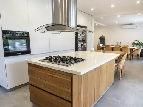 Casa en Venta al Este