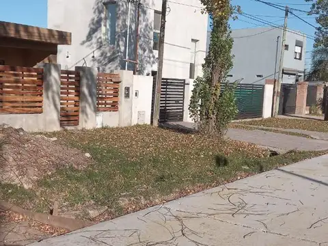 Los Fresnos al 900