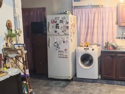 Casa 2 ambientes con 1 baño