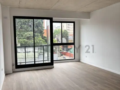 Presidente Luis Saenz Peña 1000, Piso 3