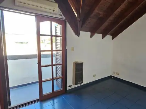 Depto Tipo Casa 3 ambientes con 1 baño