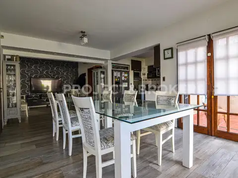 Casa en Venta en Castelar, USD 369.000