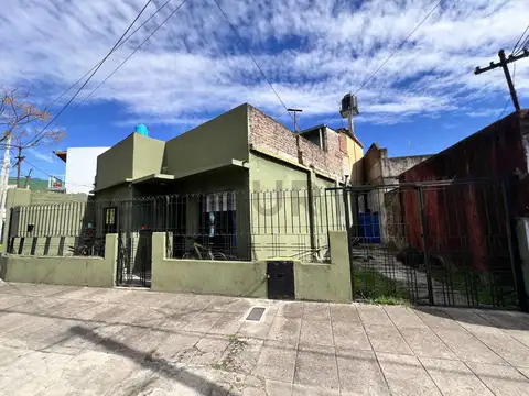 ¡APTO CRÉDITO! CASA 4 AMBIENTES - 70M² - COCHERA Y PATIO