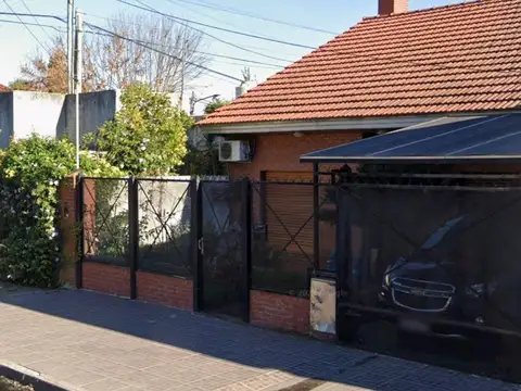 CASA TIPO CHALET EN VENTA,  LOMAS DE ZAMORA