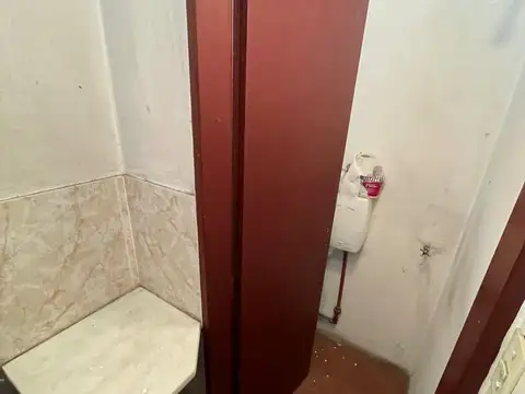 LOCAL CON DEPARTAMENTO EN VENTA