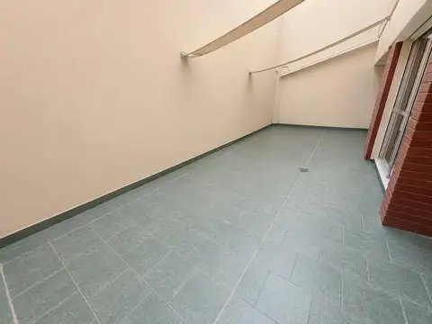 Azara 100, Piso PB