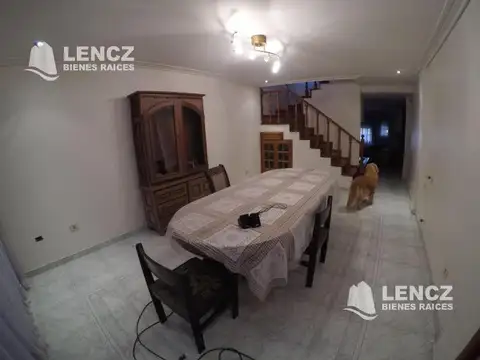 Casa en Venta con 1 cochera
