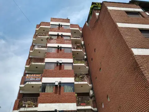 2 AMBIENTES AL FRENTE CON BALCON EN AVELLANEDA CENTRO 40 m2