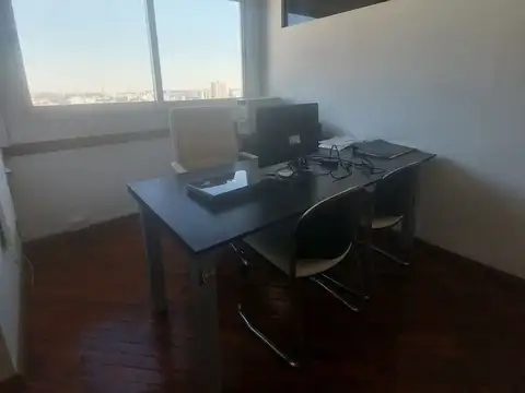 Oficina en Alquiler en Ramos Mejia, $ 400.000