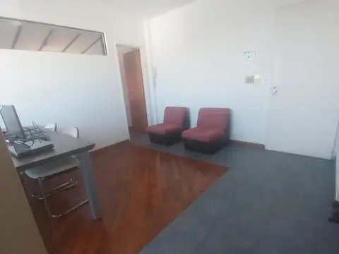 Oficina en Alquiler en Ramos Mejia, $ 400.000