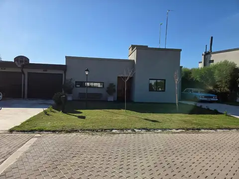 Casa en Venta en Horizontes al Sur, USD 260.000