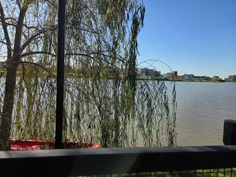 Casa en Venta con 6 cocheras