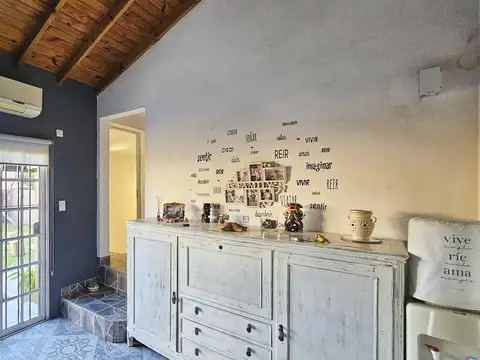 Casa en Venta con 3 cocheras