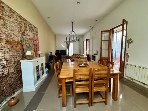 Casa familiar 3 dormitorios jardin pileta Victoria