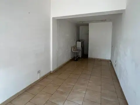 Local en Alquiler en Campana, $ 450.000