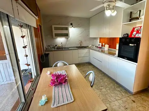 Casa 5 ambientes con 2 baños