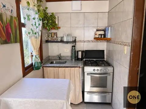 Casa 6 ambientes con 2 baños