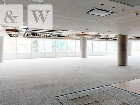 Oficina en Alquiler con 7 cocheras