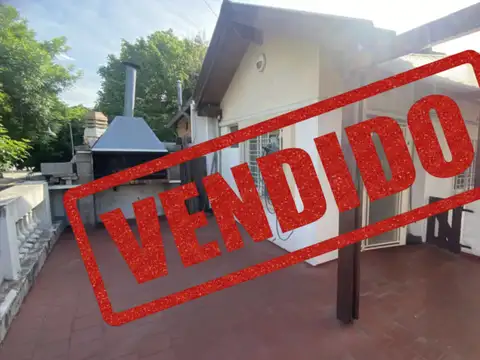 Tipo casa 4 ambientes en venta en Monte Castro