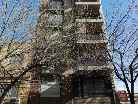 ALQUILER EXCELENTE DEPARTAMENTO 1 DORMITORIO. COCHERA. BALCÓN.