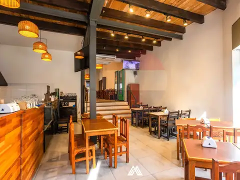 VENTA LOCAL COMERCIAL FRENTE MERCADO DEL PUERTO