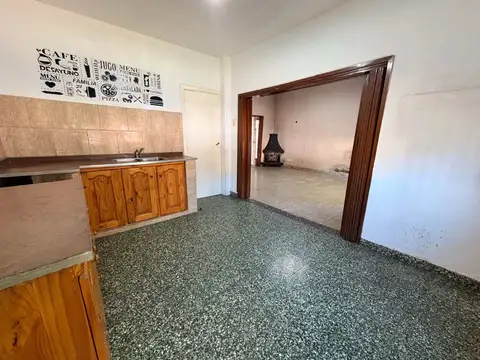 CASA 3 AMBIENTES EN VENTA LOMAS DE ZAMORA