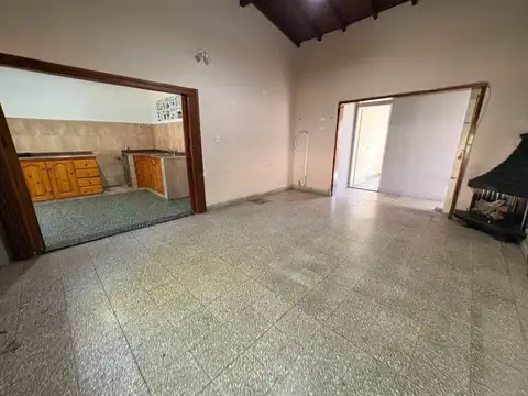 Casa 3 ambientes con 1 baño