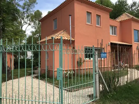 Casa 5 ambientes con 1 baño