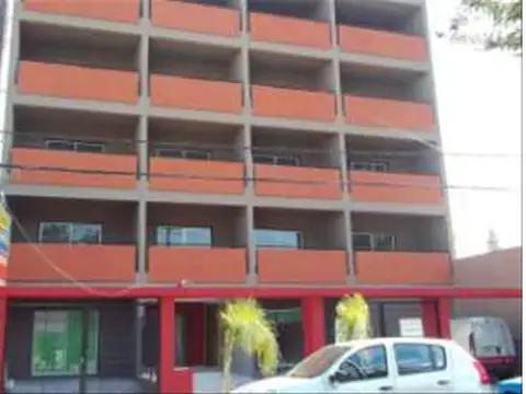 DEPTO 2 AMBIENTES CON COCHERA  ZONA RESIDENCIAL