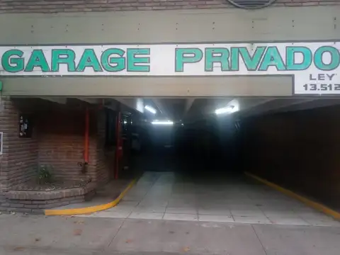 Venta cochera cubierta en Palermo.