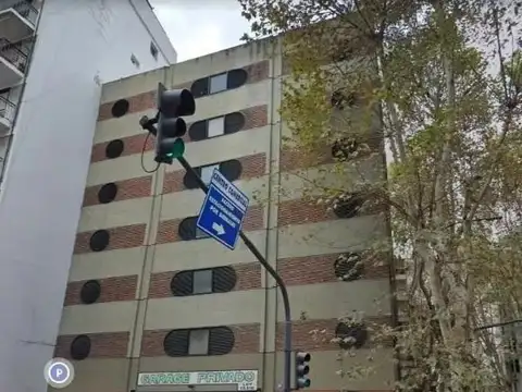 Venta cochera cubierta en Palermo.