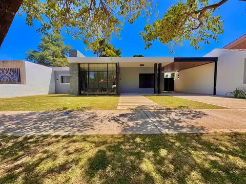 VENTA CASA REMODELADA ZONA CERRO DE LAS ROSAS