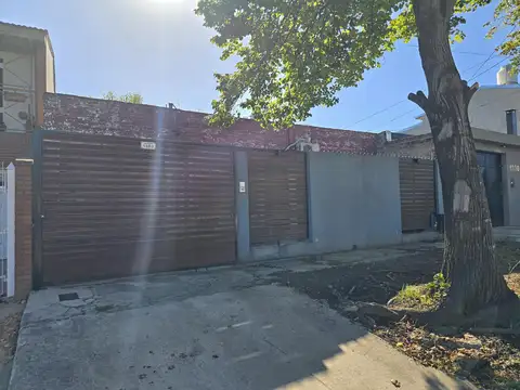 Casa en Venta con 4 cocheras