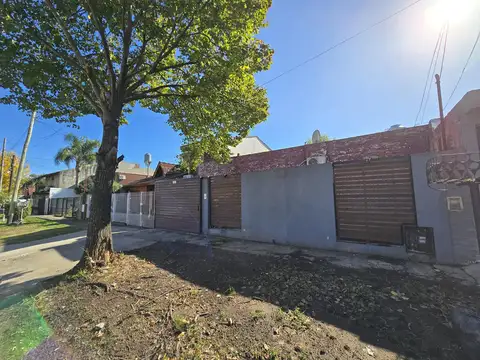 Casa en Venta con 4 cocheras