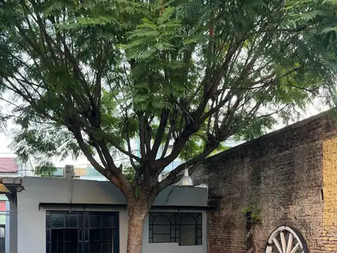 Casa en Alquiler con 1 cochera