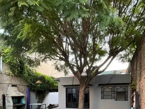 Casa 2 ambientes con 1 baño