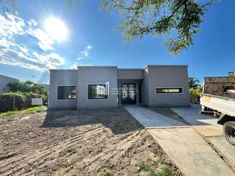 CASA EN VENTA CANTON ISLAS 2300