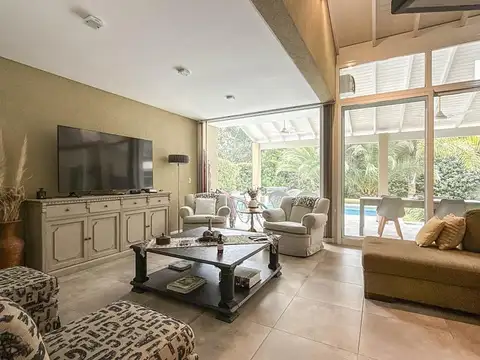 Casa en Venta en Pilar, USD 370.000