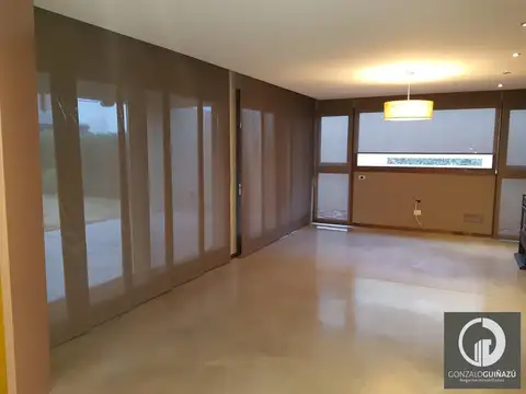 Casa en Alquiler en Puerto Roldan, USD 2.500