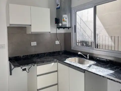Depto Tipo Casa en Alquiler de 2 ambientes